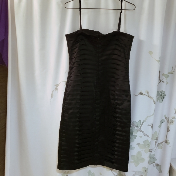 Calvin Klein Convertible Strapless Pleated Dress - Picture 4 of 4